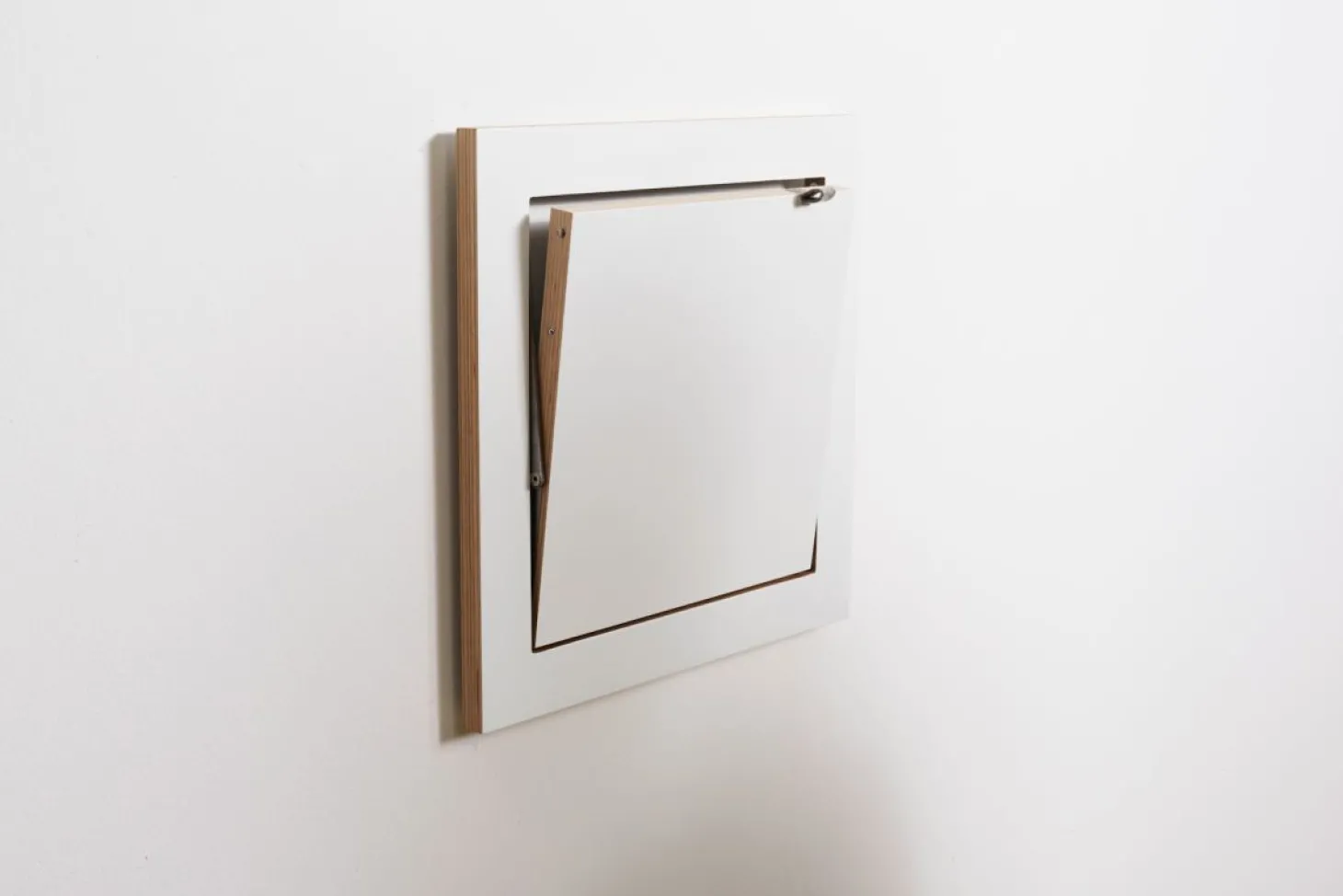 AMBIVALENZ Fläpps Regal 40 x 40 cm Weiß