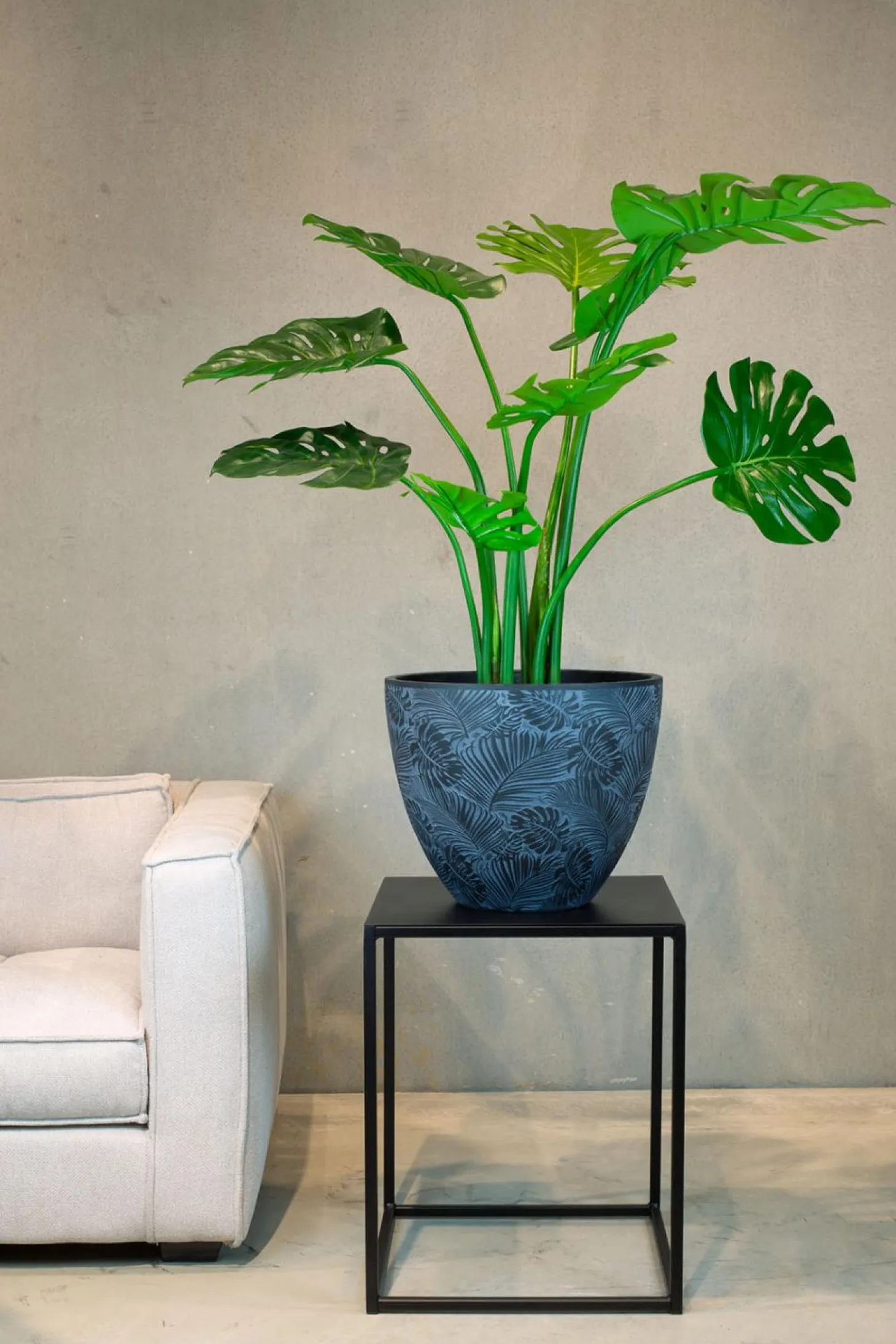 Fleur Ami Flora Pflanzentopf aus Beton antharzit Ø 37 cm, Höhe 30 cm