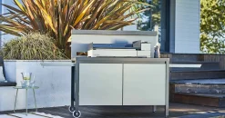 Forge Adour Elektro Plancha Grill Premium 60 Schwarz/Grau auf Rolltisch geschlossen