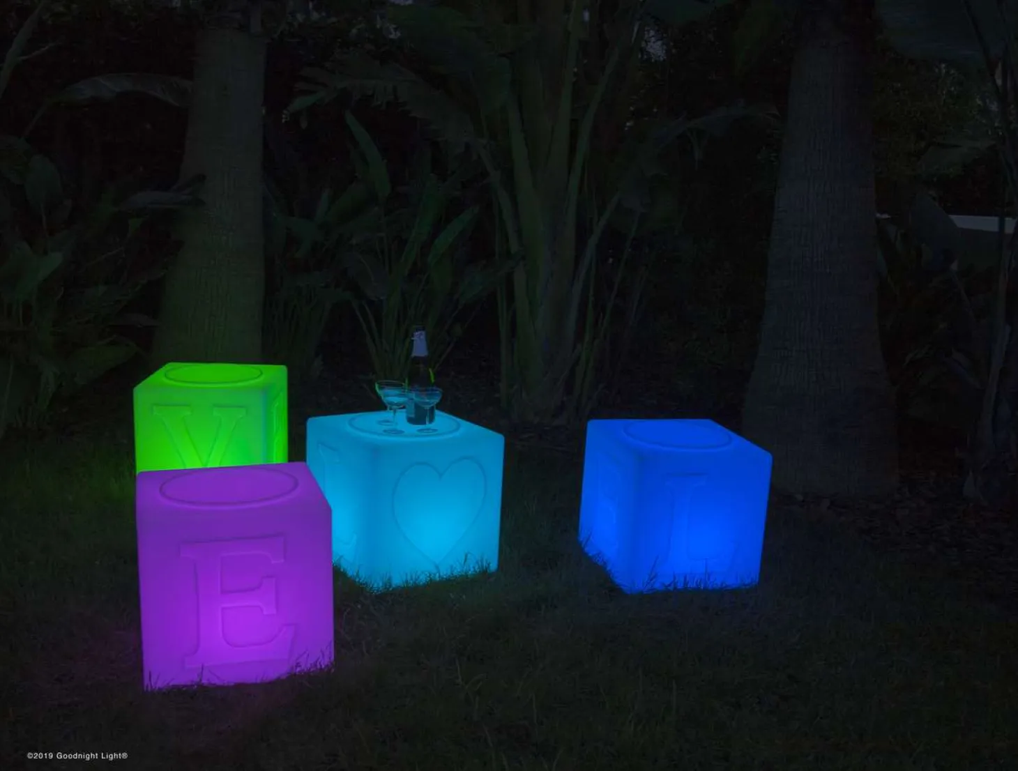 GOODNIGHT-light® Leuchtwürfel Oudoor "LOVE Lamp" Höhe 43 cm