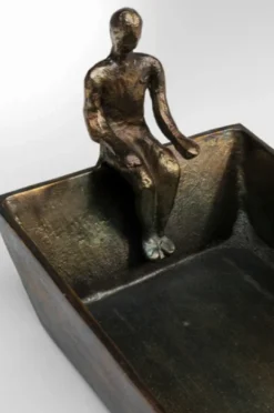 Kare Deko Schale Sitting Man 74x20 cm