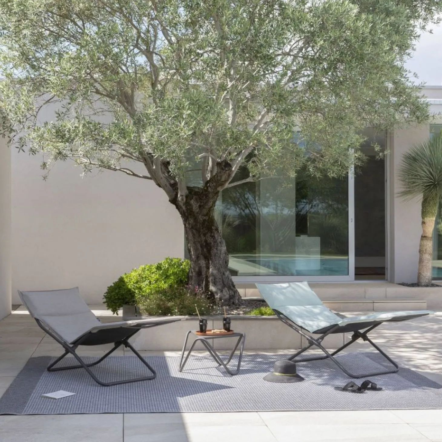 Lafuma Outdoor Beistelltisch Vogue perforiert grau (Titane)