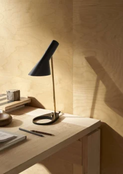 Louis Poulsen AJ Mini Tischleuchte Schwarz