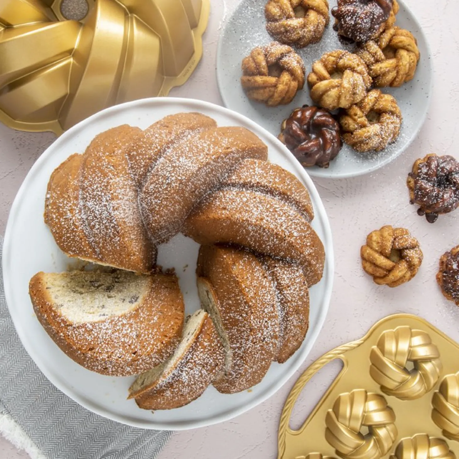 Nordic Ware Backform 75th Anniversary Braided Mini-Kuchen