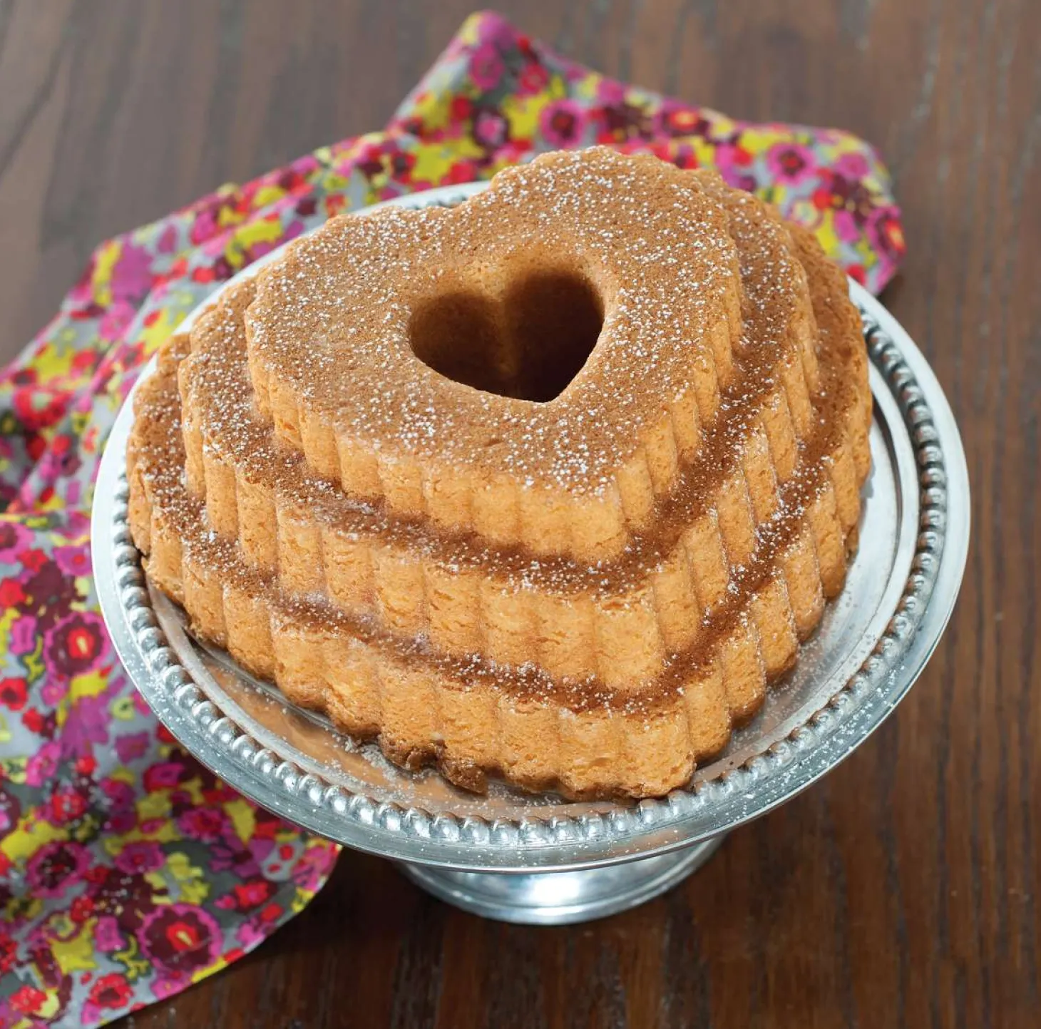 Nordic Ware Herzförmige Kuchenform Tiered Heart Bundt Pan 2,8 Liter