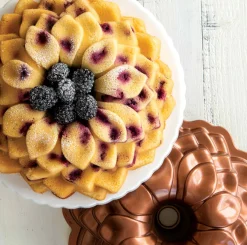 Nordic Ware Kuchenform Blossom Bundt Pan 2,4 Liter