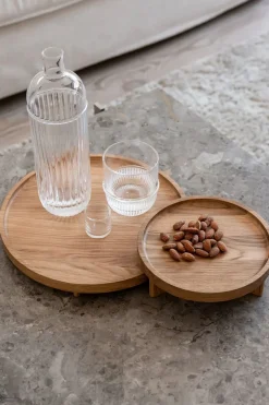 Novoform Elevate Holztablett mit Füßchen Ø 20 cm, Höhe 6,5 cm schwarz