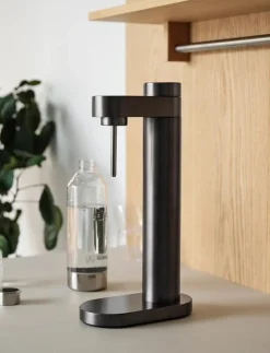 Stelton Brus Wassersprudler schwarz metallic