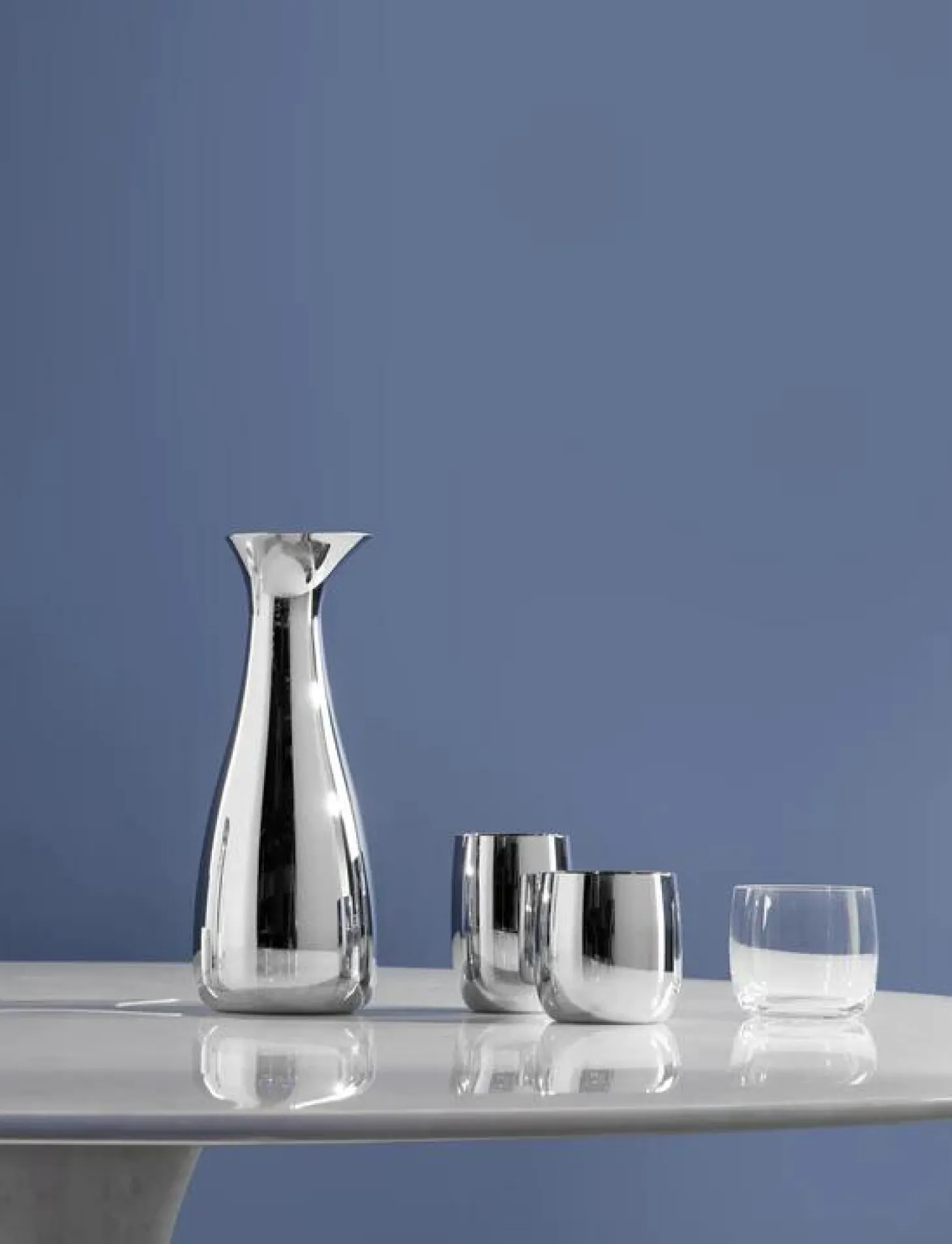 Stelton Norman Foster Karaffe mit Verschluss 1 L golden