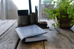 Trademark Living Manu Lederumschlag dunkelbraun