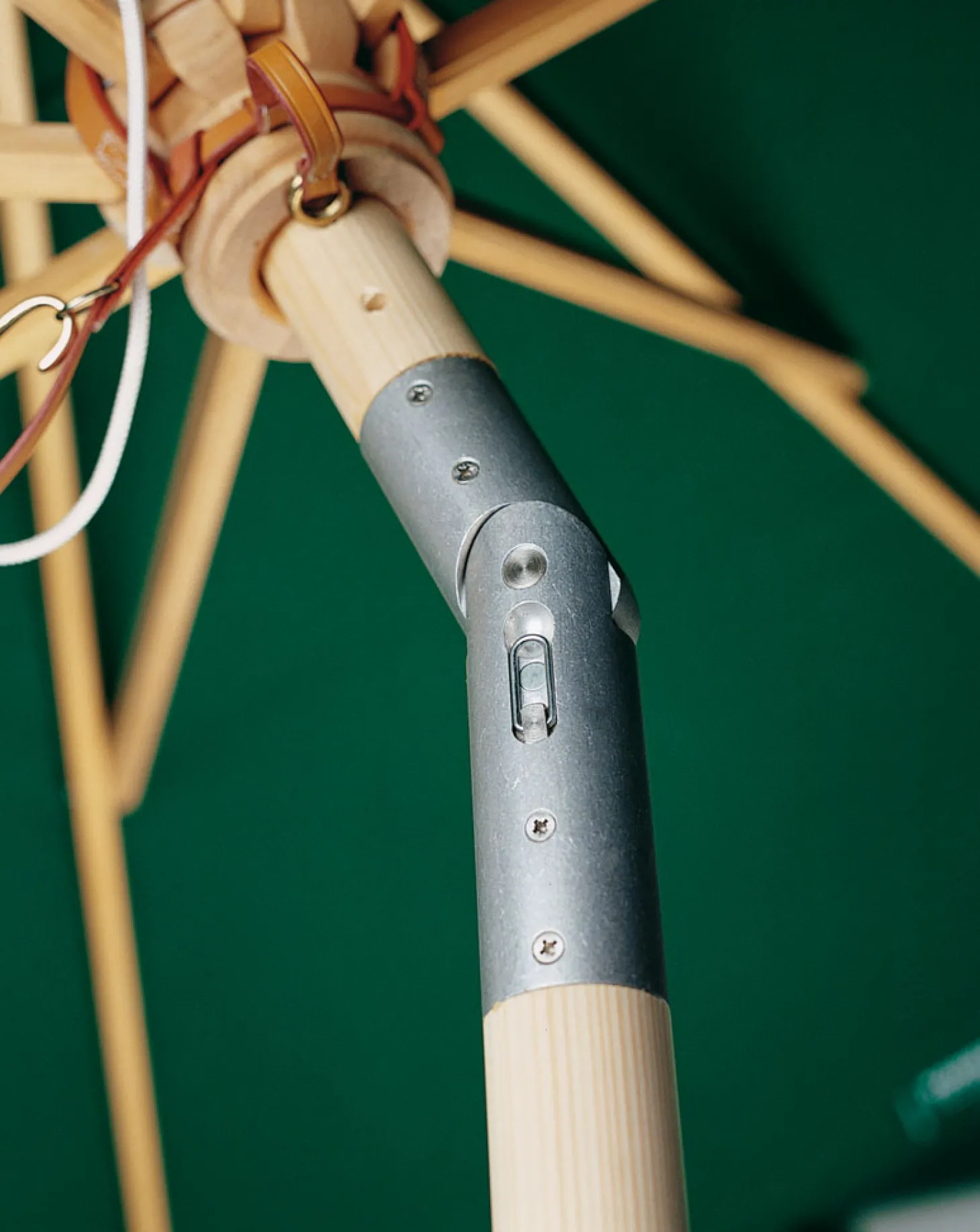 Weishäupl Großer Schirm Klassiker Ø 350 cm Breeze Schwarz/Anthrazit/Grau mit Flaschenzug, Ohne Knickmechanismus