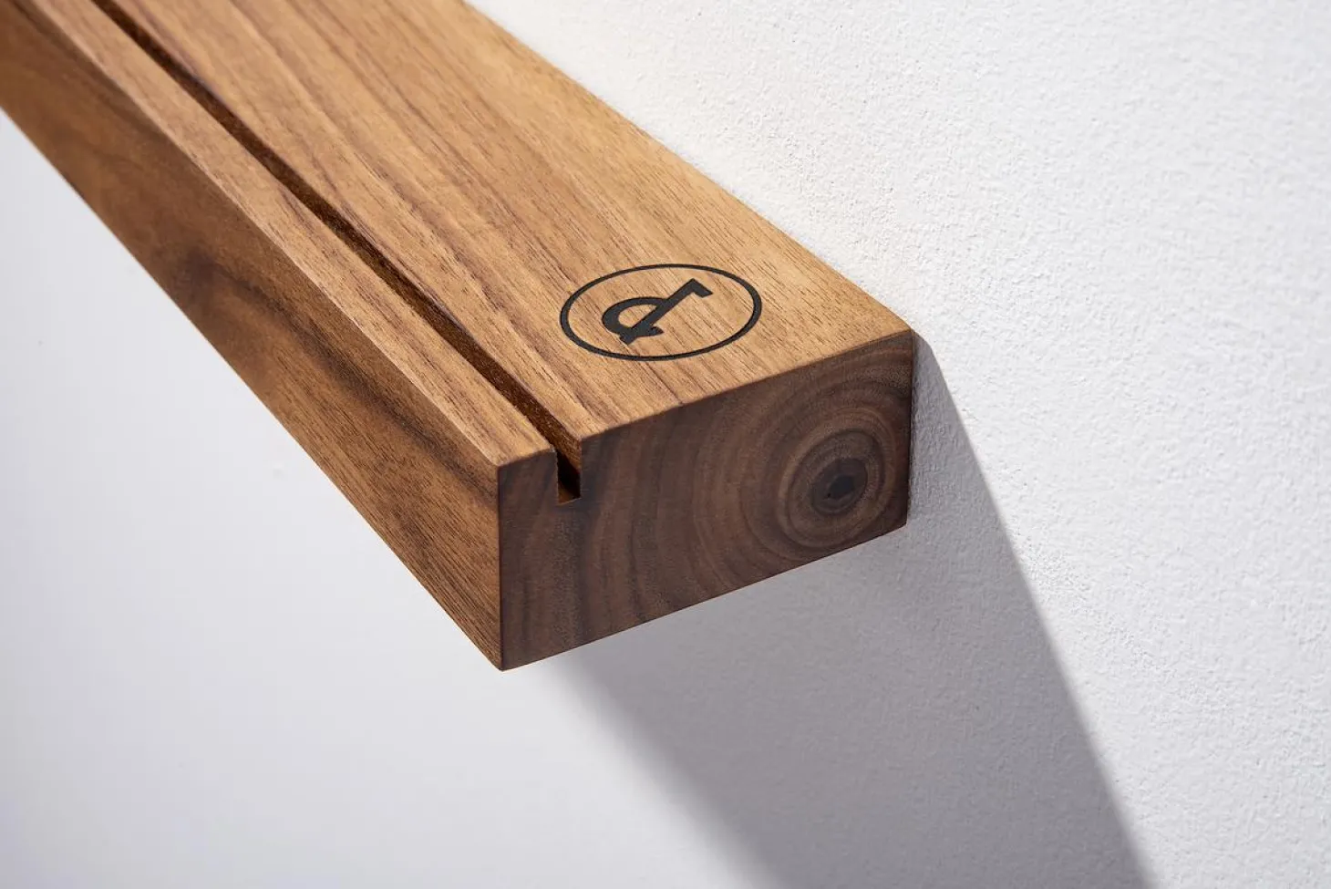 weld & co Bilderleiste Nussbaum 02 S 50 × 7,5 × 6 cm