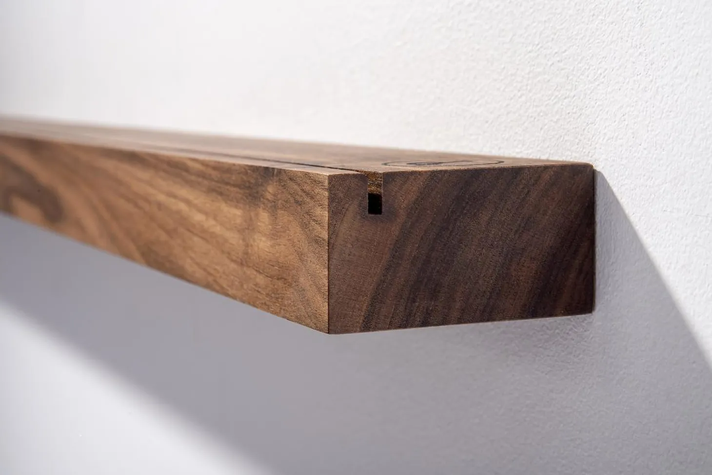 weld & co Bilderleiste Nussbaum 02 S 50 × 7,5 × 6 cm