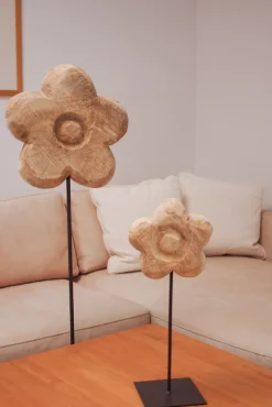 WMG Holzblume auf Metallfuß, Höhe 130 cm