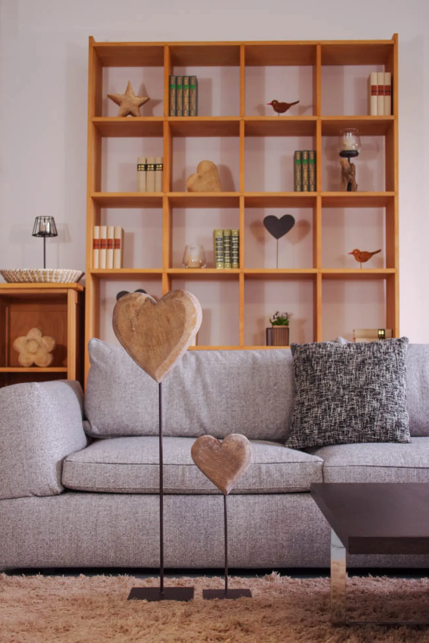 WMG Holzherz grau auf Eisenständer, Höhe 90 cm