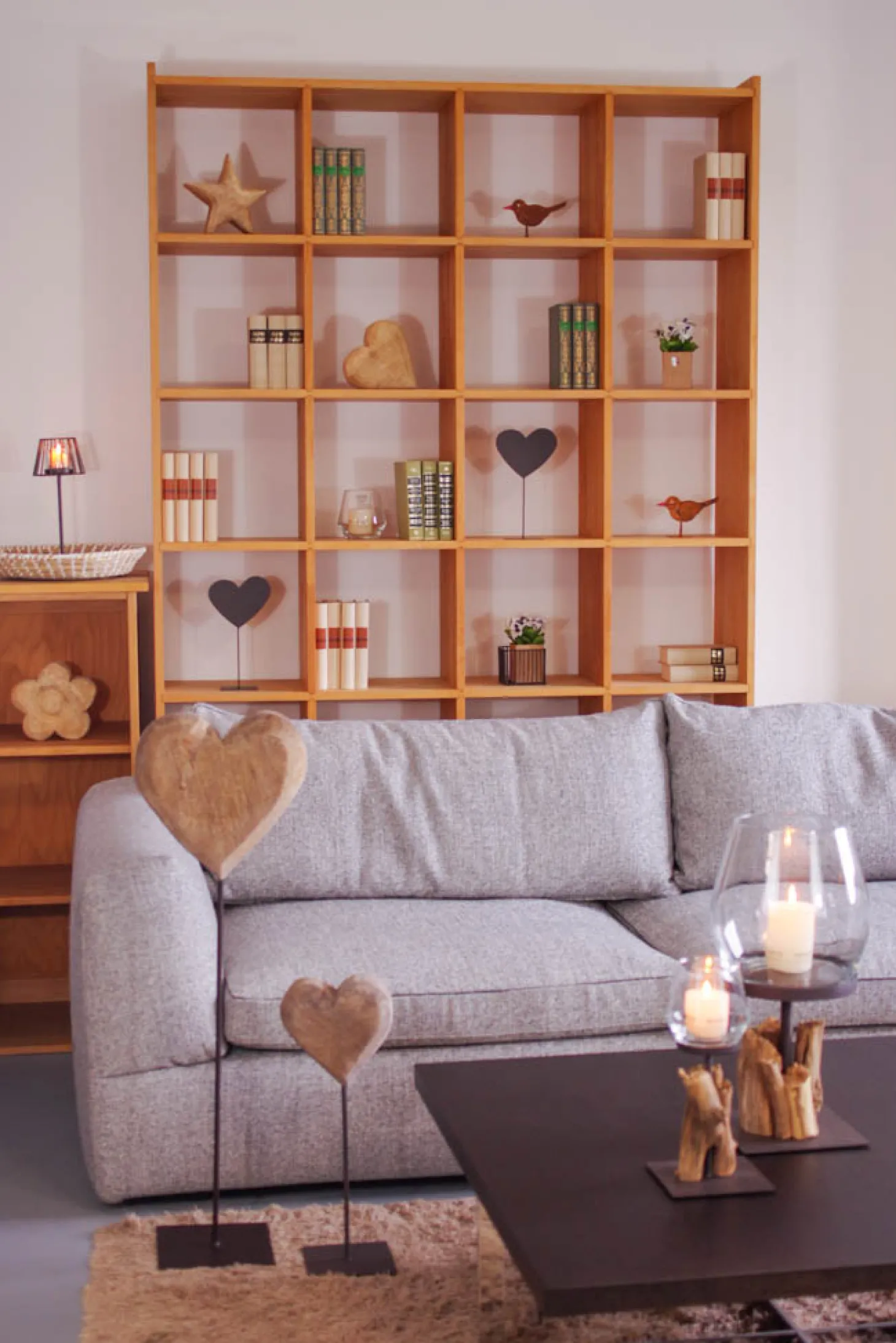 WMG Holzherz grau auf Eisenständer, Höhe 90 cm